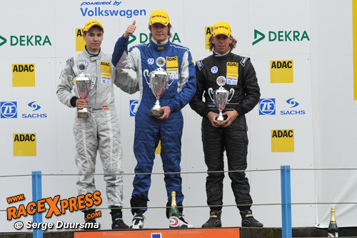 Podium VAR en Stuart